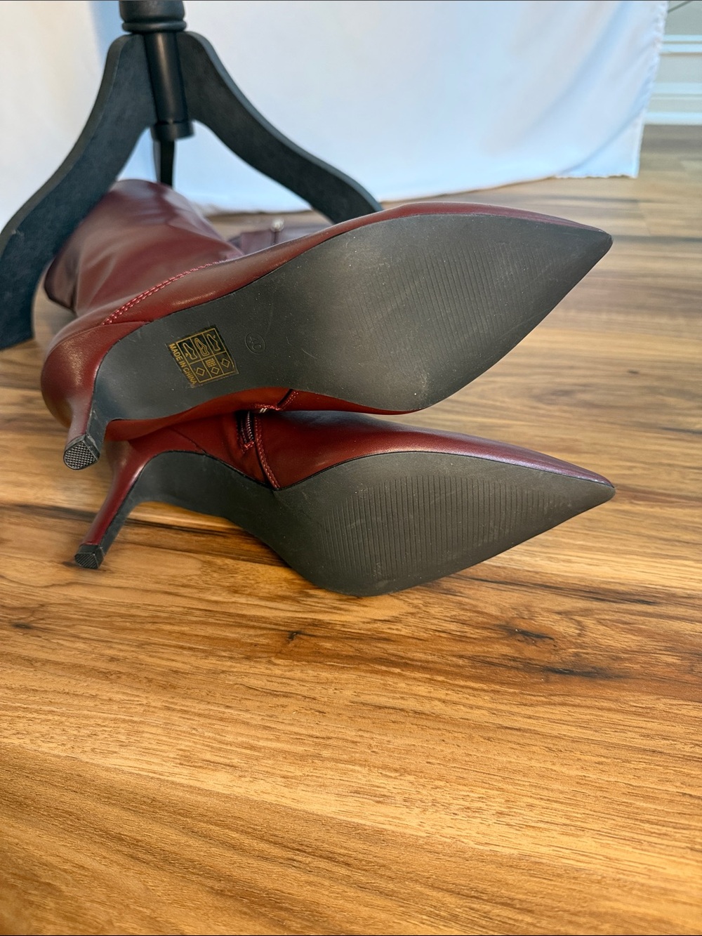 Cider Burgundy Knee-High Pointed Toe Heeled Boots - Picture 4 of 5